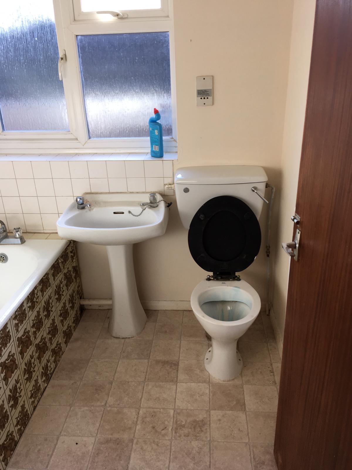 HOUSE CLEARANCE SWINDON WILTSHIRE